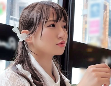 タイトルは「病気がちなママのために生活費を稼ぐ童顔介護士ゆあ(24)ナマイキP活女【チン媚び→セフレ化確定】（SIMA-030）」。AV女優名は山口由愛。