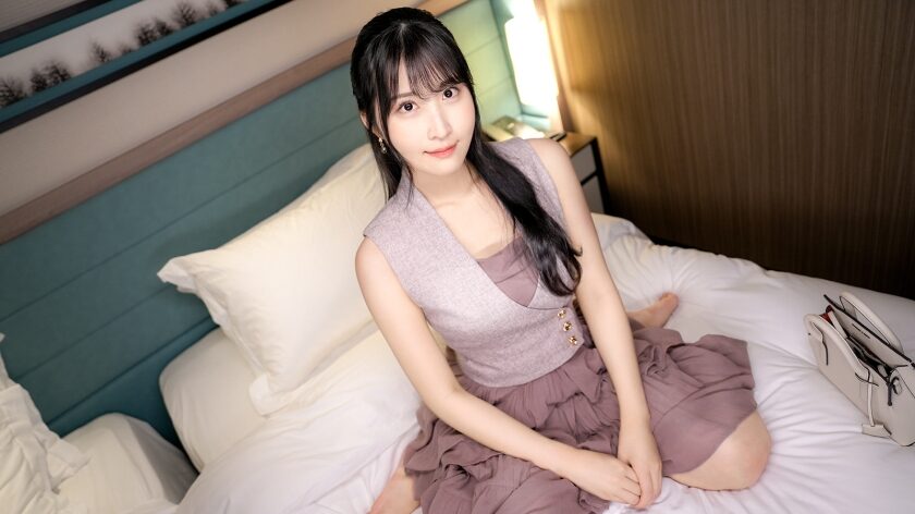 タイトルは「圧巻！高身長色白美人のナイスバディ！透き通る白い肌に確約されたような桜色のチクビは超敏感。応募動機はセックスのテクニック向上させたいという性的知的好奇心！！ 【初撮り】ネットでAV応募→AV体験撮影2482」。AV女優名は黒木麻央。